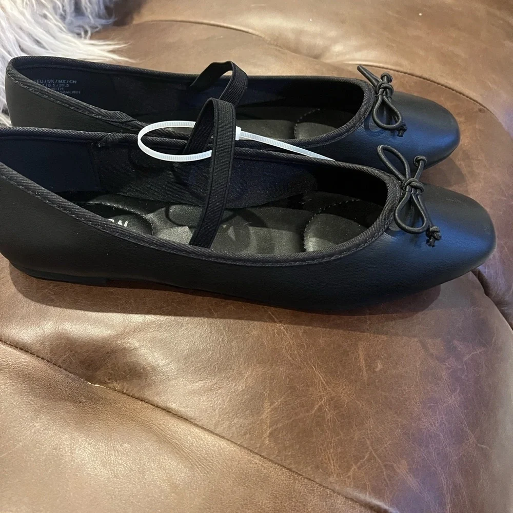 NWOT Kenneth Cole Reaction Myra Flats 7.5 and 9
